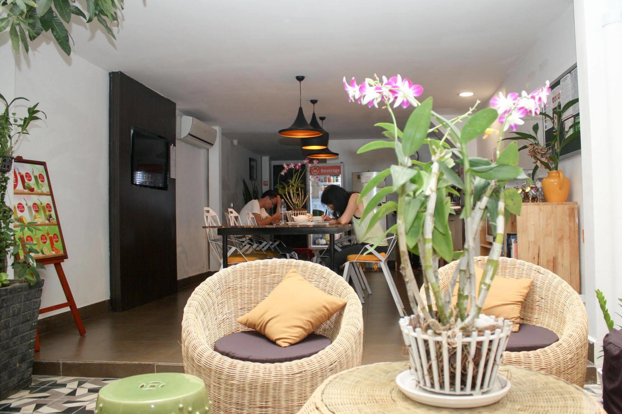 Sla Boutique Hostel Phnom Penh Exterior photo