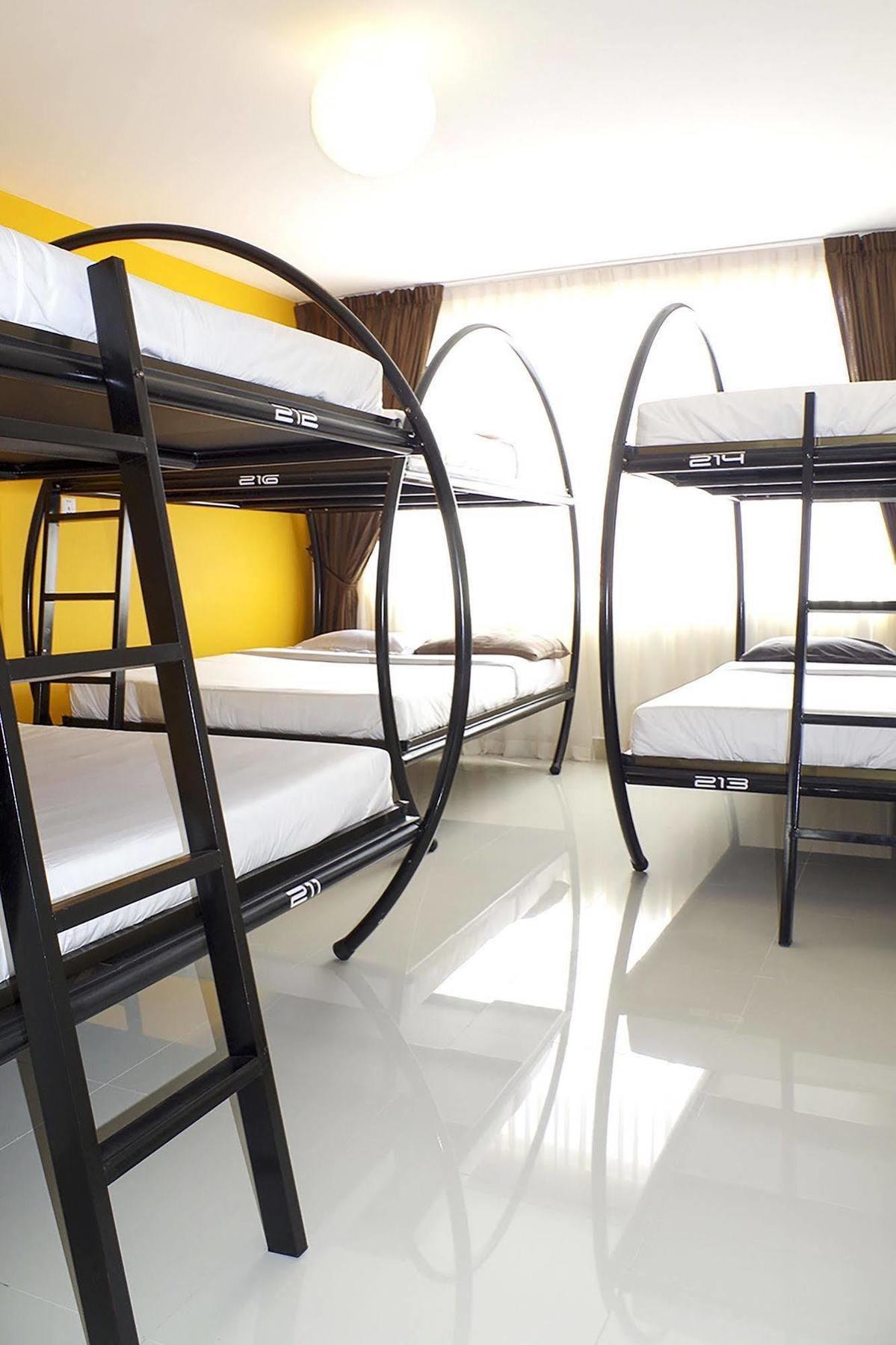 Sla Boutique Hostel Phnom Penh Exterior photo