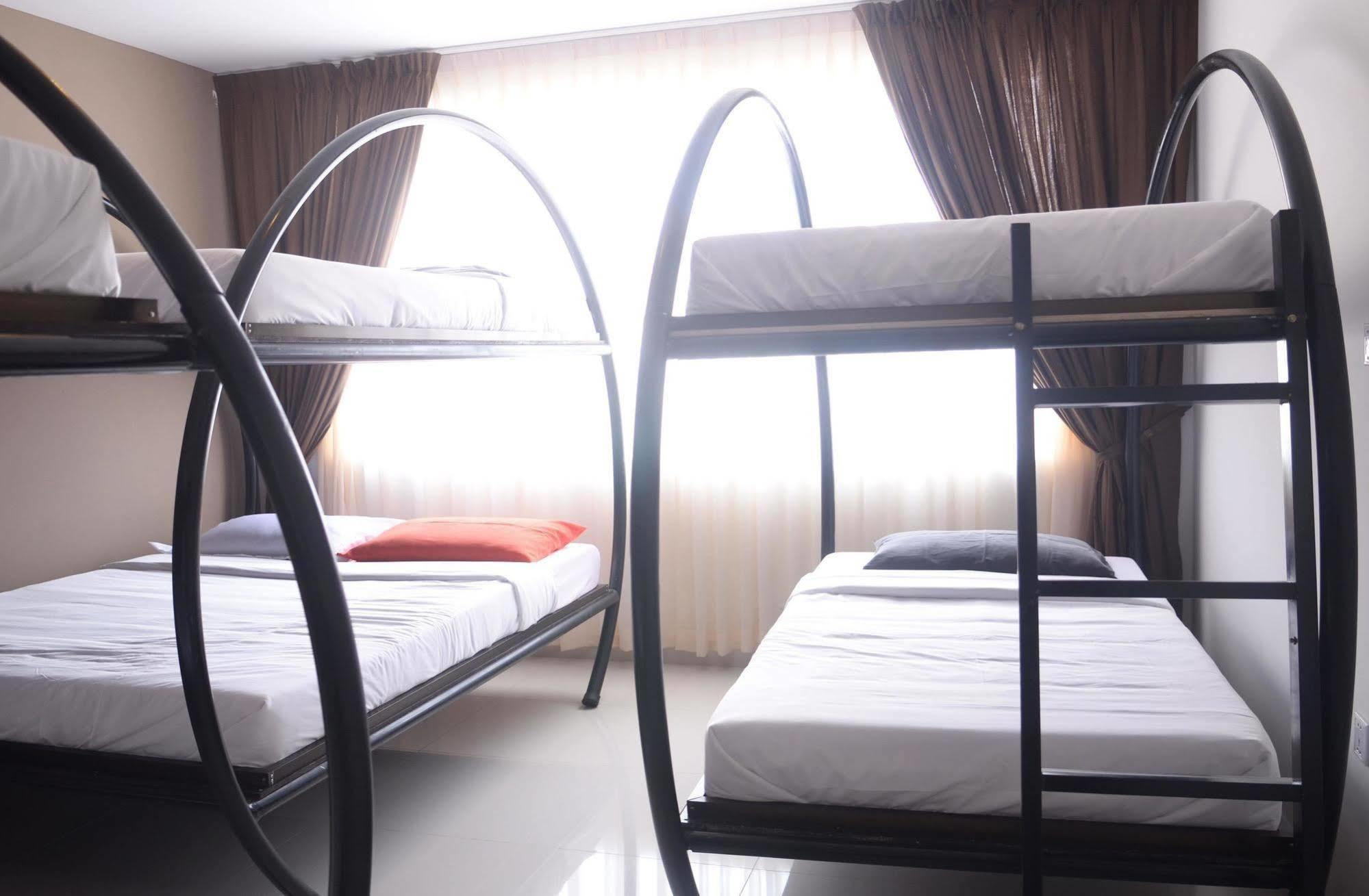 Sla Boutique Hostel Phnom Penh Exterior photo