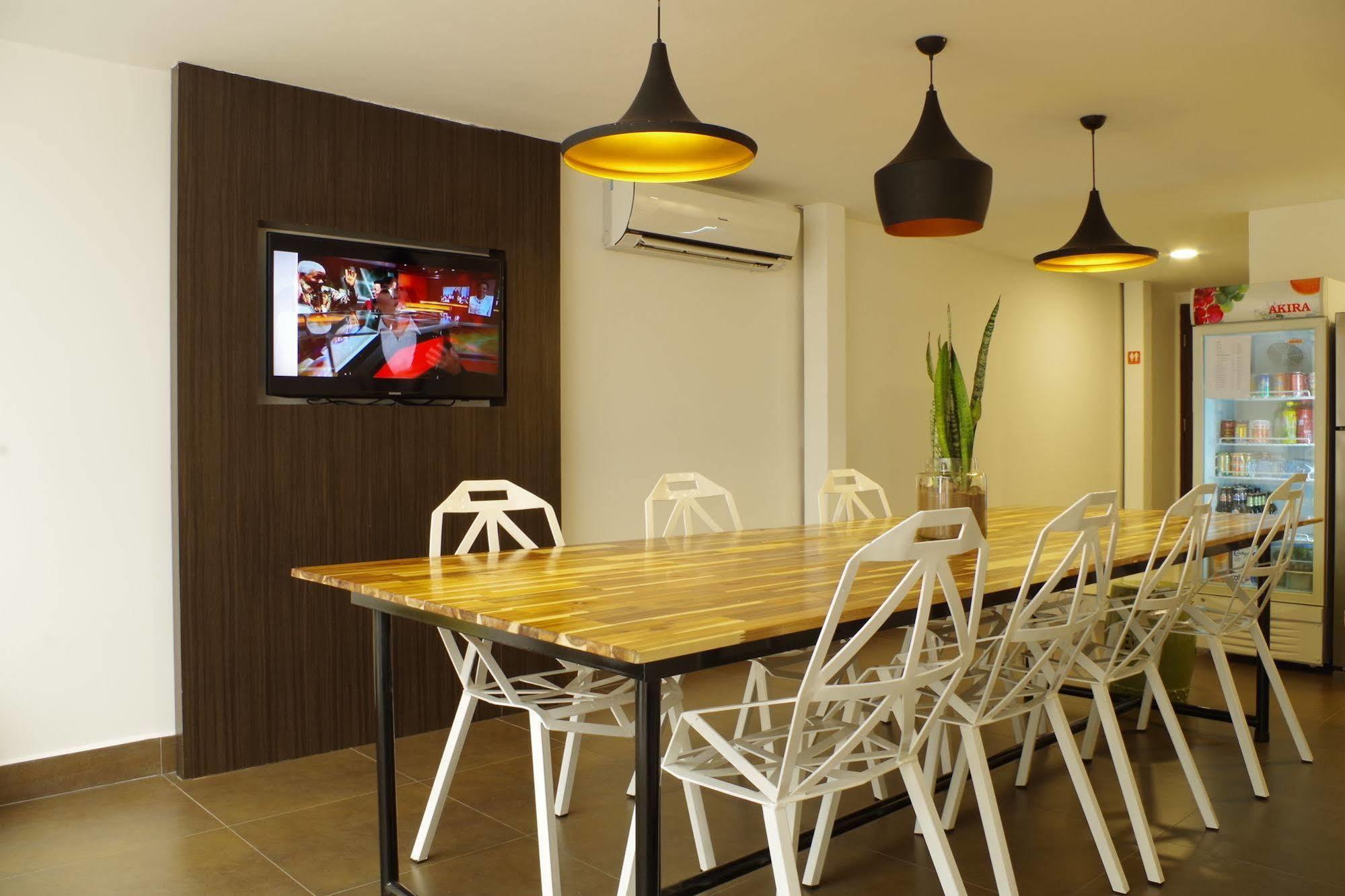Sla Boutique Hostel Phnom Penh Exterior photo